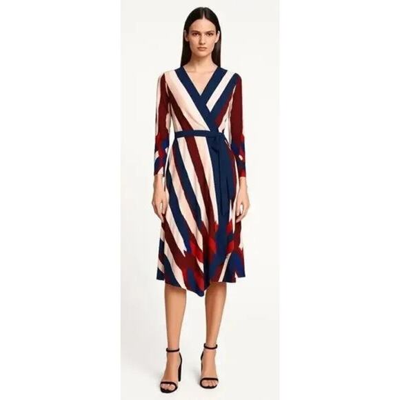BCBGMaxAzria Dresses & Skirts - EUC BCBGMAXAZRIA Isabella Wrap Dress - Women's Size Small
